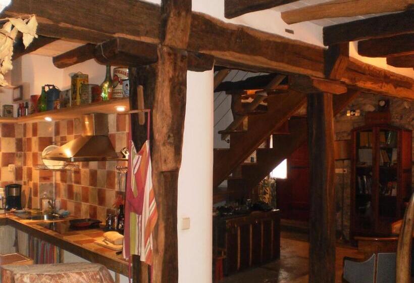 Larraenea Bed And Breakfast