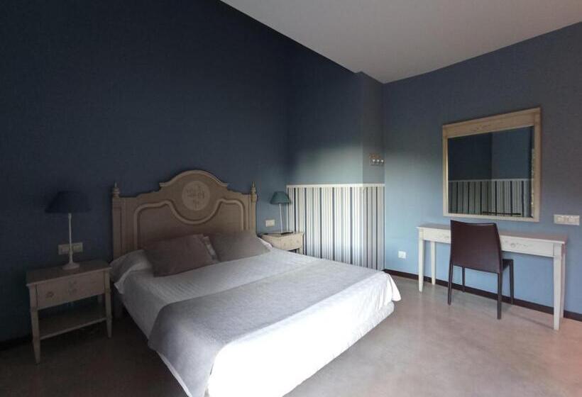 Petit Hotel De Riu