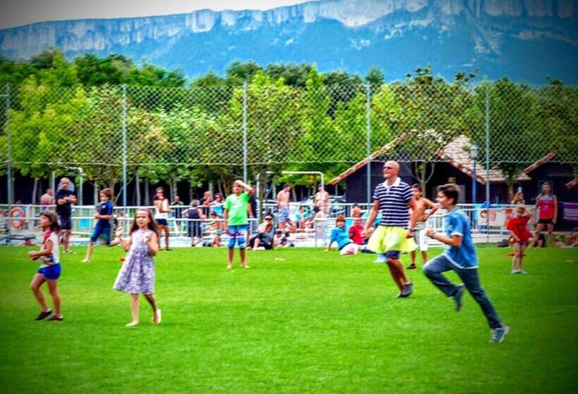 اقامتگاه Camping Iratxe Ciudad De Vacaciones