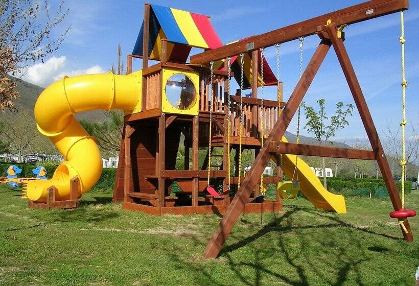 אתר נופש Camping Bungalows Cabañas La Vera