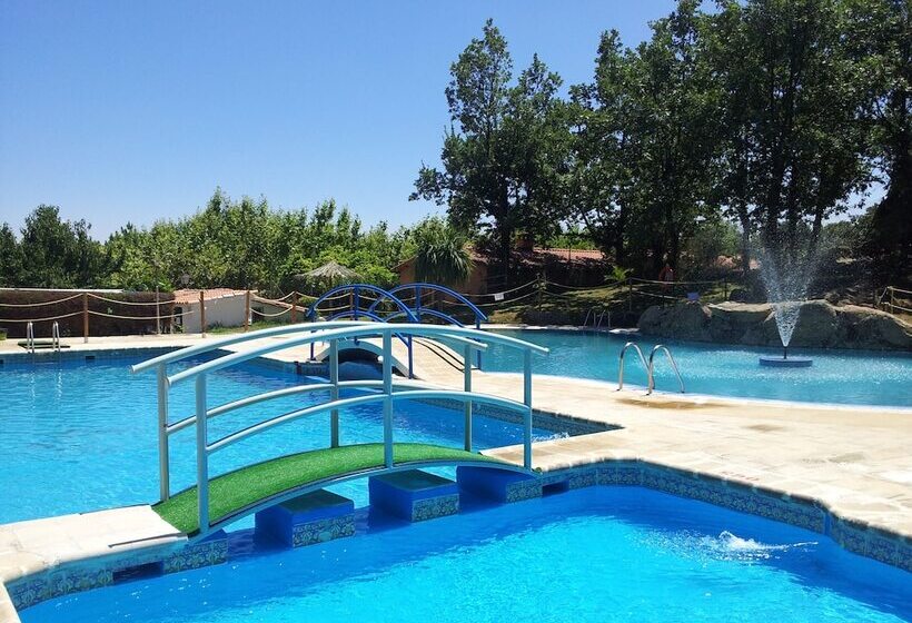 אתר נופש Camping Bungalows Cabañas La Vera