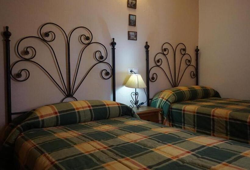 استراحتگاه Cabañas Cortijo El Helao