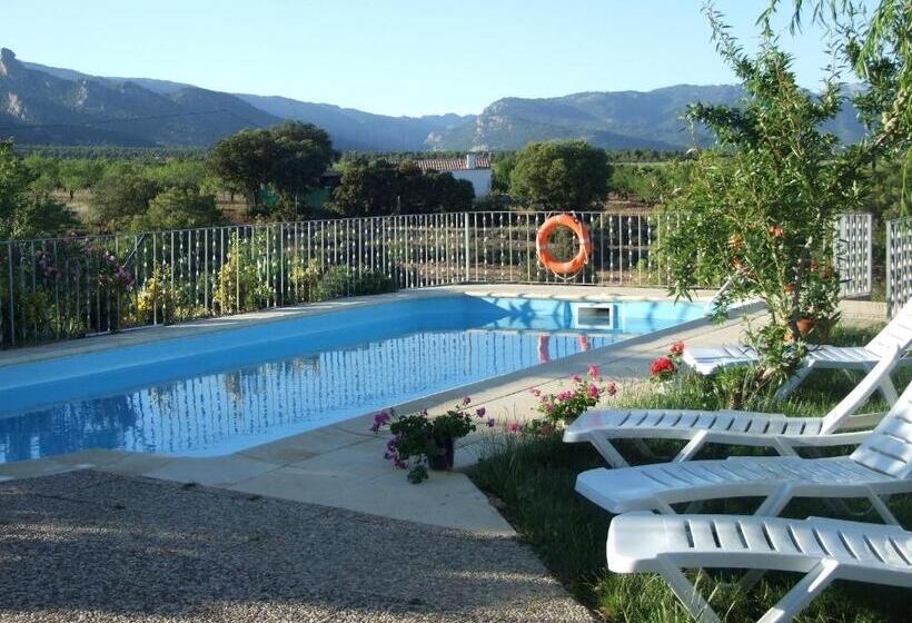 استراحتگاه Cabañas Cortijo El Helao