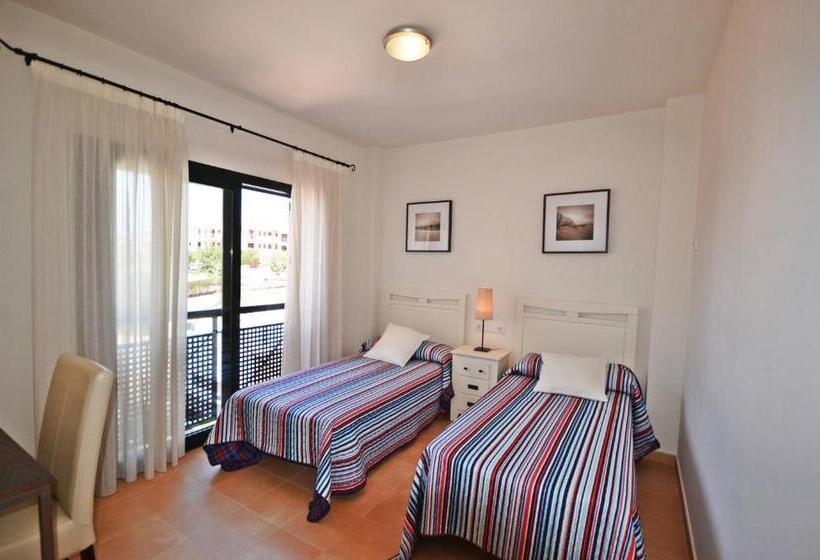 אתר נופש Hacienda Del Alamo Golf