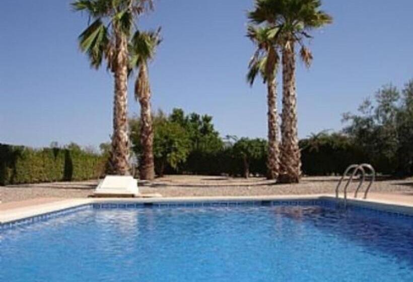 אתר נופש Hacienda Del Alamo Golf