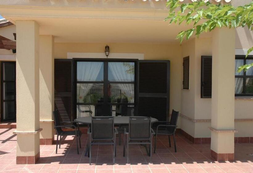 منتجع Hacienda Del Alamo Golf