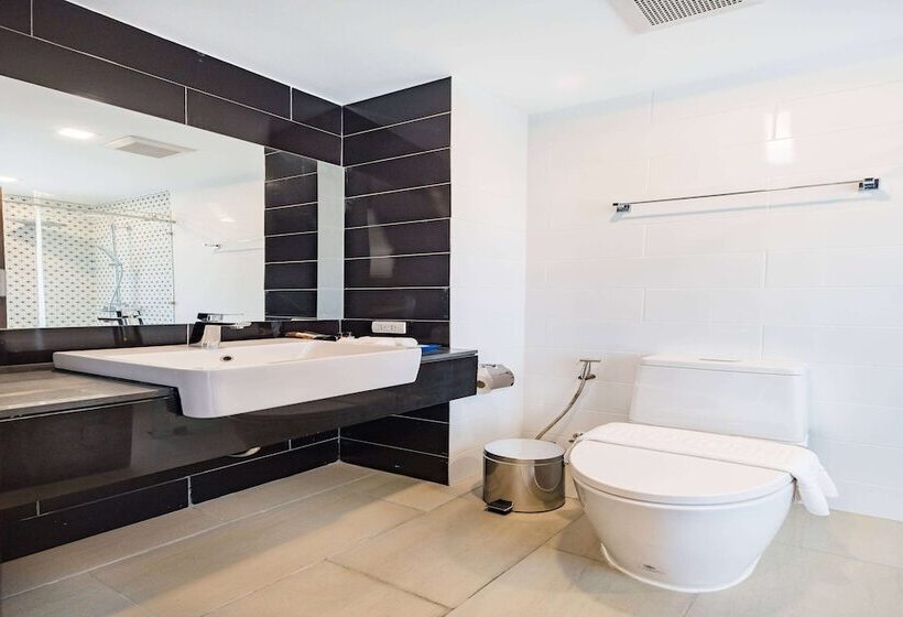 호텔 Wyndham Royal Lee Phuket