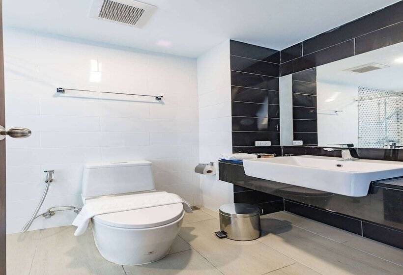 호텔 Wyndham Royal Lee Phuket