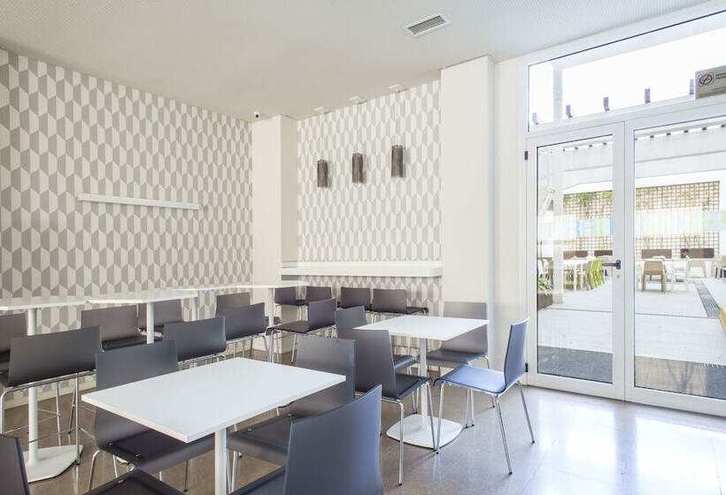 فندق صغير Colegio Mayor La Concepcion