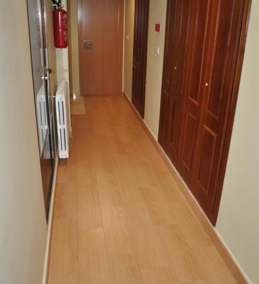 旅馆 Hostal Alcazaba