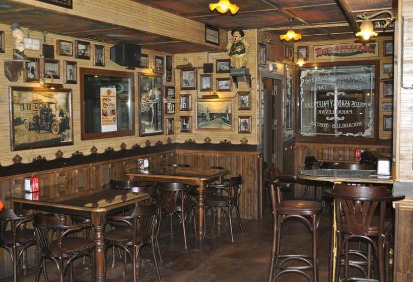 旅馆 Hostal Alcazaba