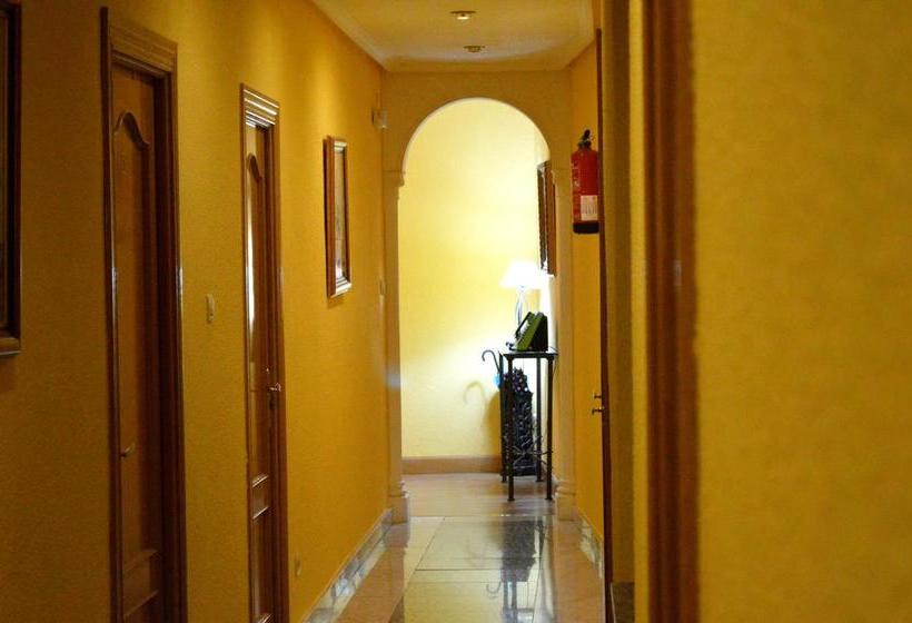 هاستل Residencia Universitaria Europa