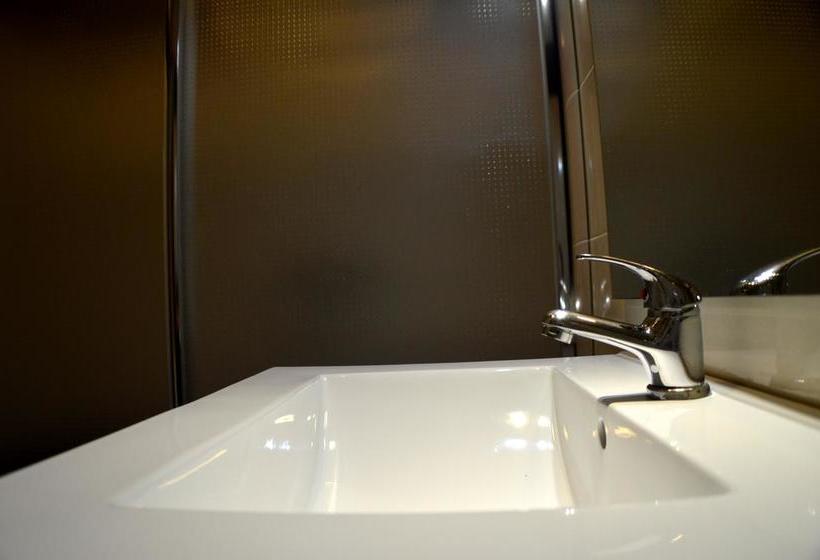 هاستل Residencia Universitaria Europa