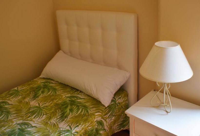 هاستل Residencia Universitaria Europa