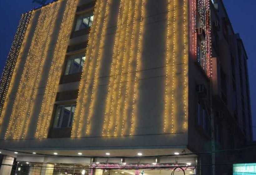 مبيت وإفطار Eden Roc