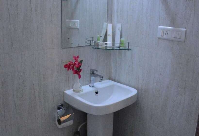 مبيت وإفطار Eden Roc