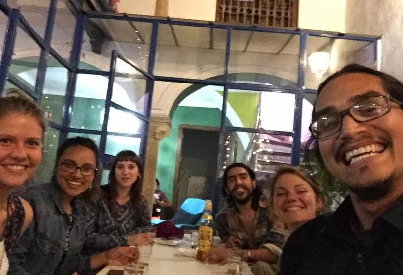 تختخواب و صبحانه El Sueño Hostel
