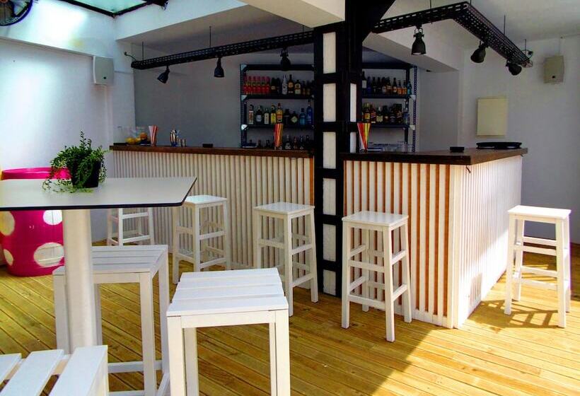 Chinitas Urban Hostel