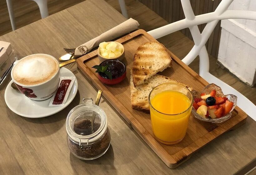 Chinitas Urban Hostel