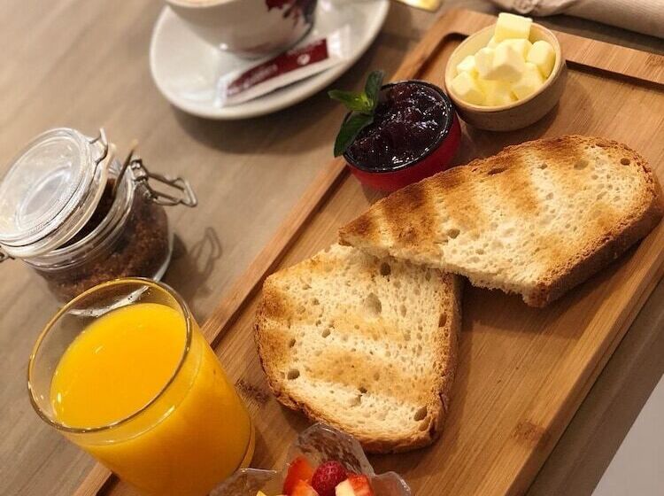 Chinitas Urban Hostel