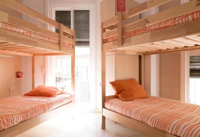 Chinitas Urban Hostel