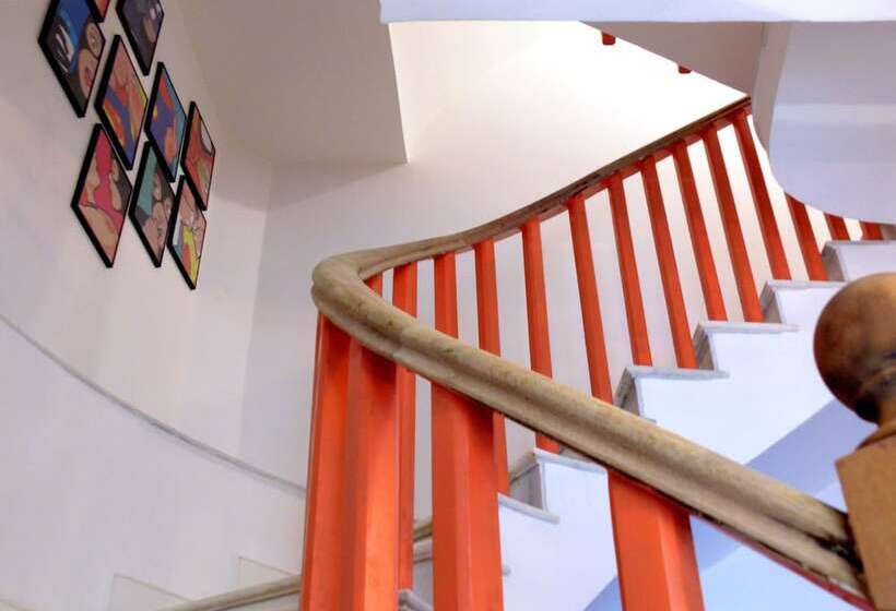 Chinitas Urban Hostel