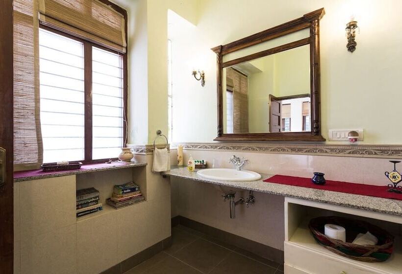 Eleven Bed & Breakfast