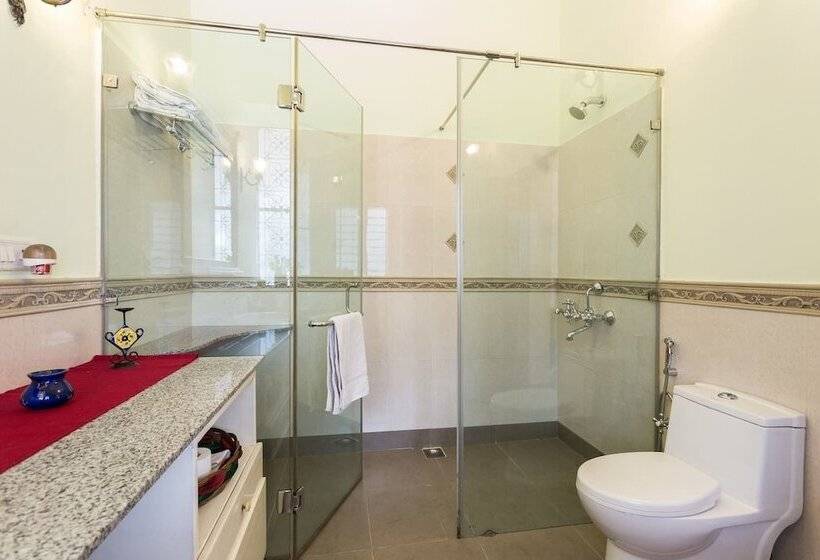 Eleven Bed & Breakfast