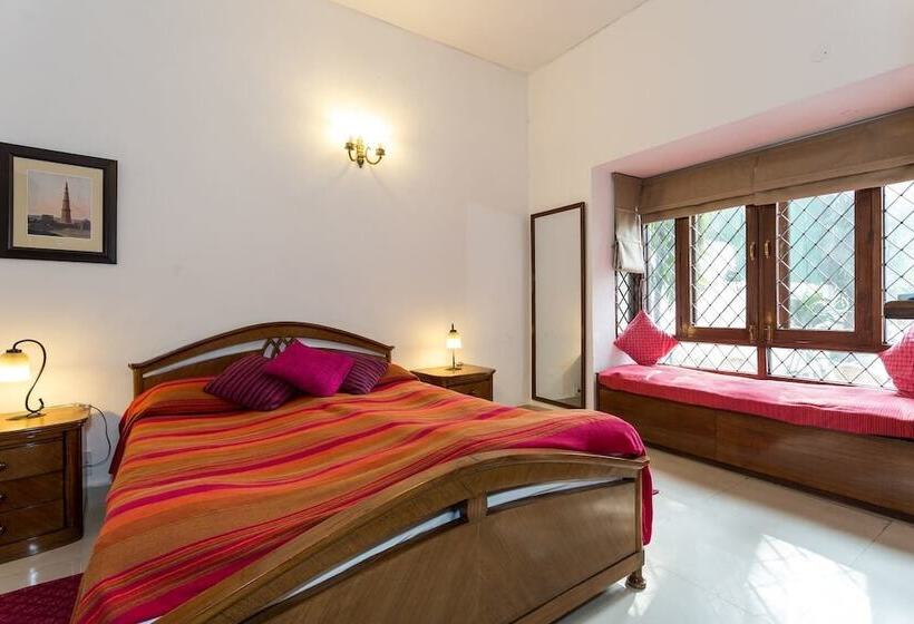 Eleven Bed & Breakfast