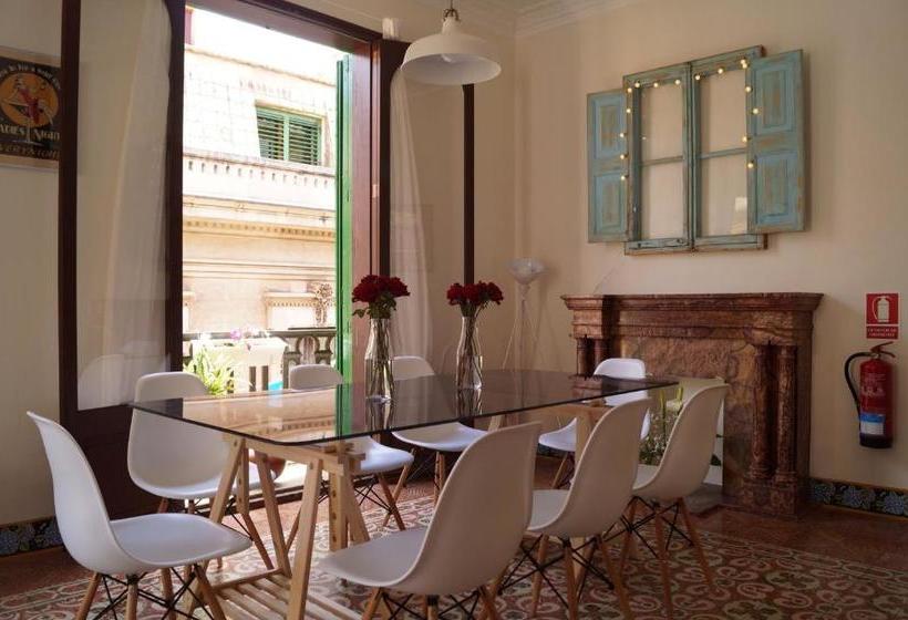 Hostel Pura Vida - Albergue Juvenil