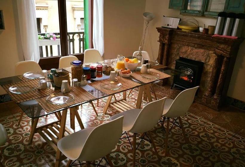 Hostel Pura Vida - Albergue Juvenil