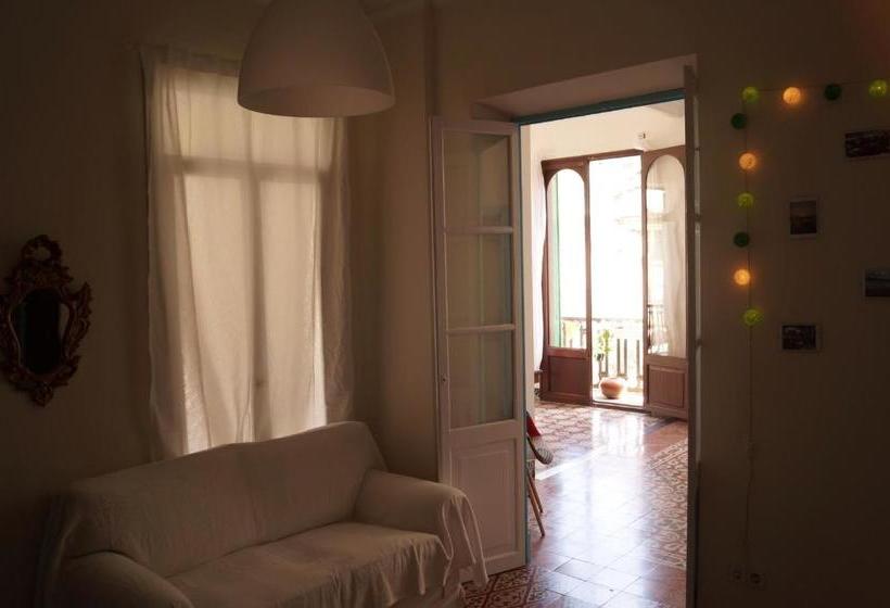 Hostel Pura Vida - Albergue Juvenil