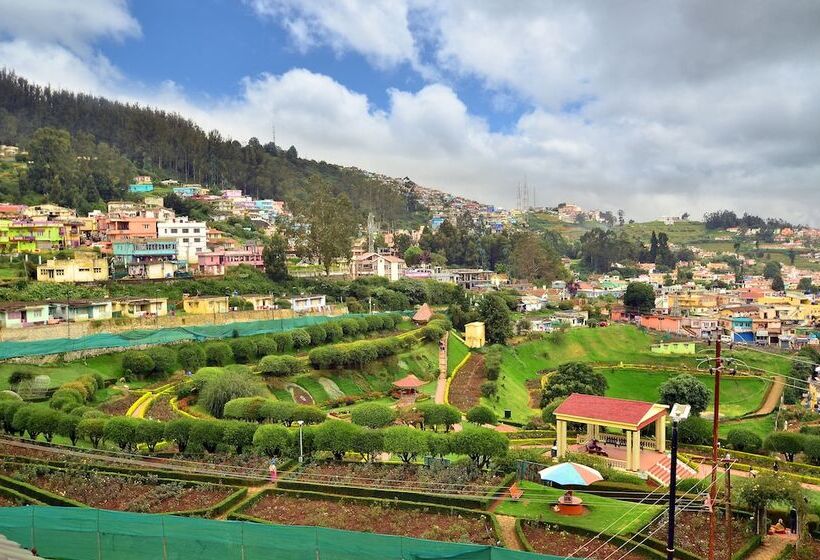 בית מלון כפרי Al Woodlands Residency