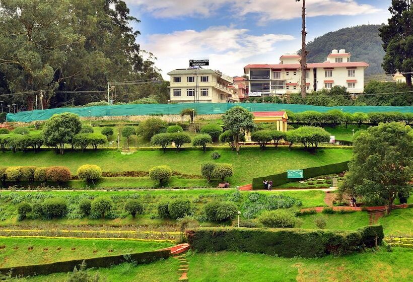 בית מלון כפרי Al Woodlands Residency