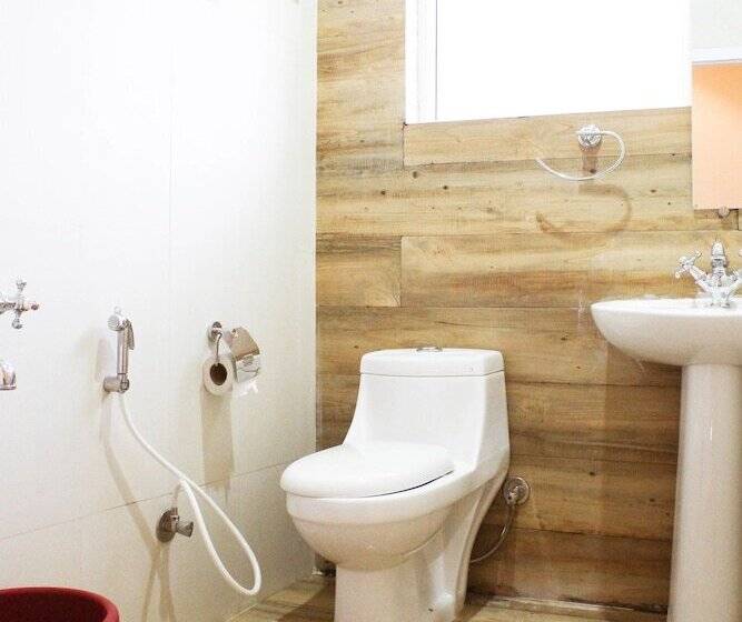 בית מלון כפרי Al Woodlands Residency