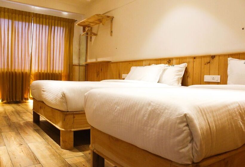 בית מלון כפרי Al Woodlands Residency