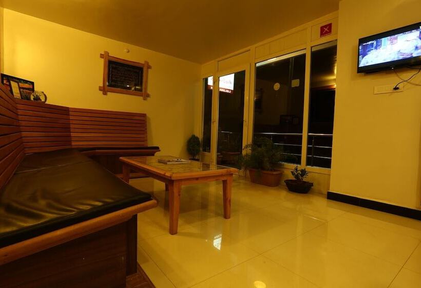 בית מלון כפרי Al Woodlands Residency