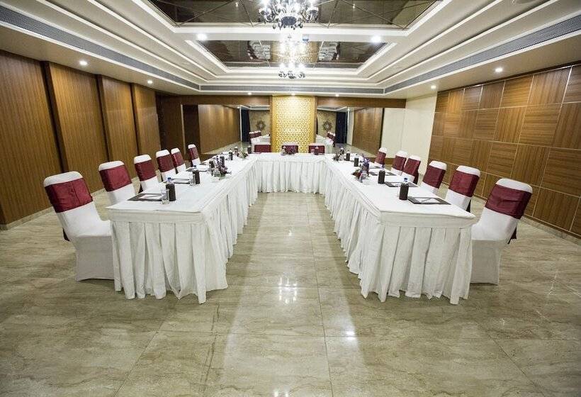 فندق Anjushree Ujjain