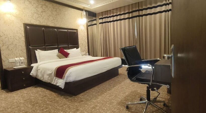 فندق Anjushree Ujjain