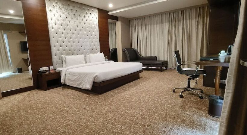 فندق Anjushree Ujjain