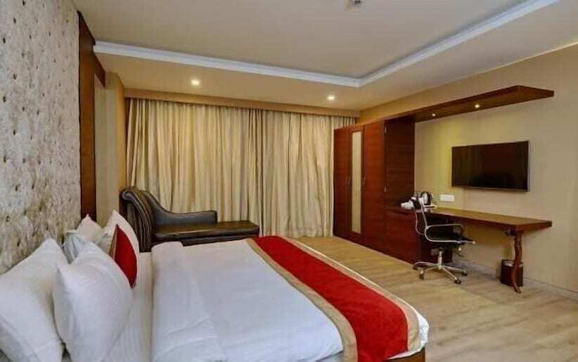 فندق Anjushree Ujjain