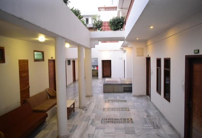 ホテル Atithi Guest House