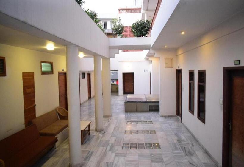 酒店 Atithi Guest House