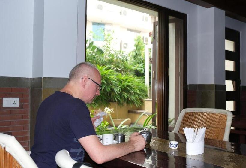 호텔 Atithi Guest House