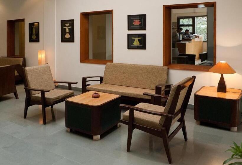 ホテル Atithi Guest House