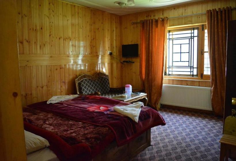 בית מלון כפרי Barzman