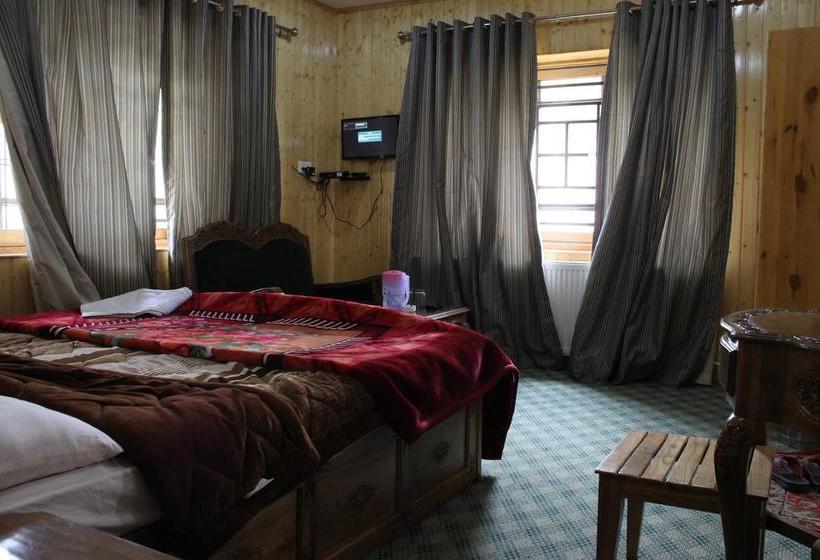 בית מלון כפרי Barzman