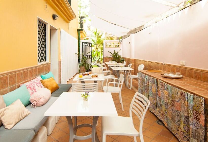 هتل Boutique Villa Lorena By Charming Stay Adults Recommended