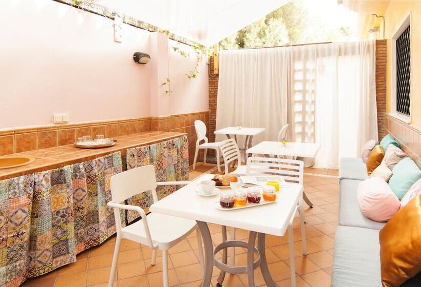 هتل Boutique Villa Lorena By Charming Stay Adults Recommended