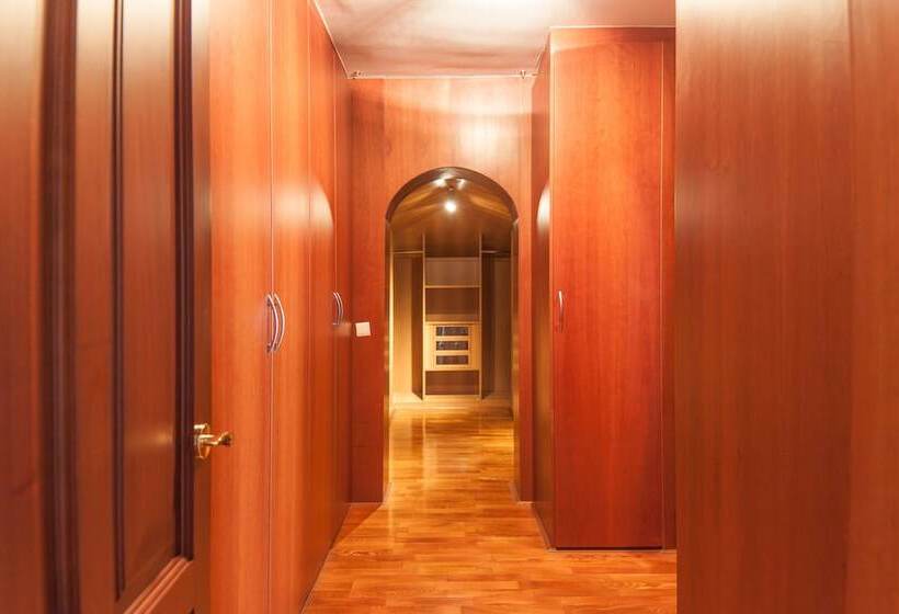 هتل Boutique Villa Lorena By Charming Stay Adults Recommended